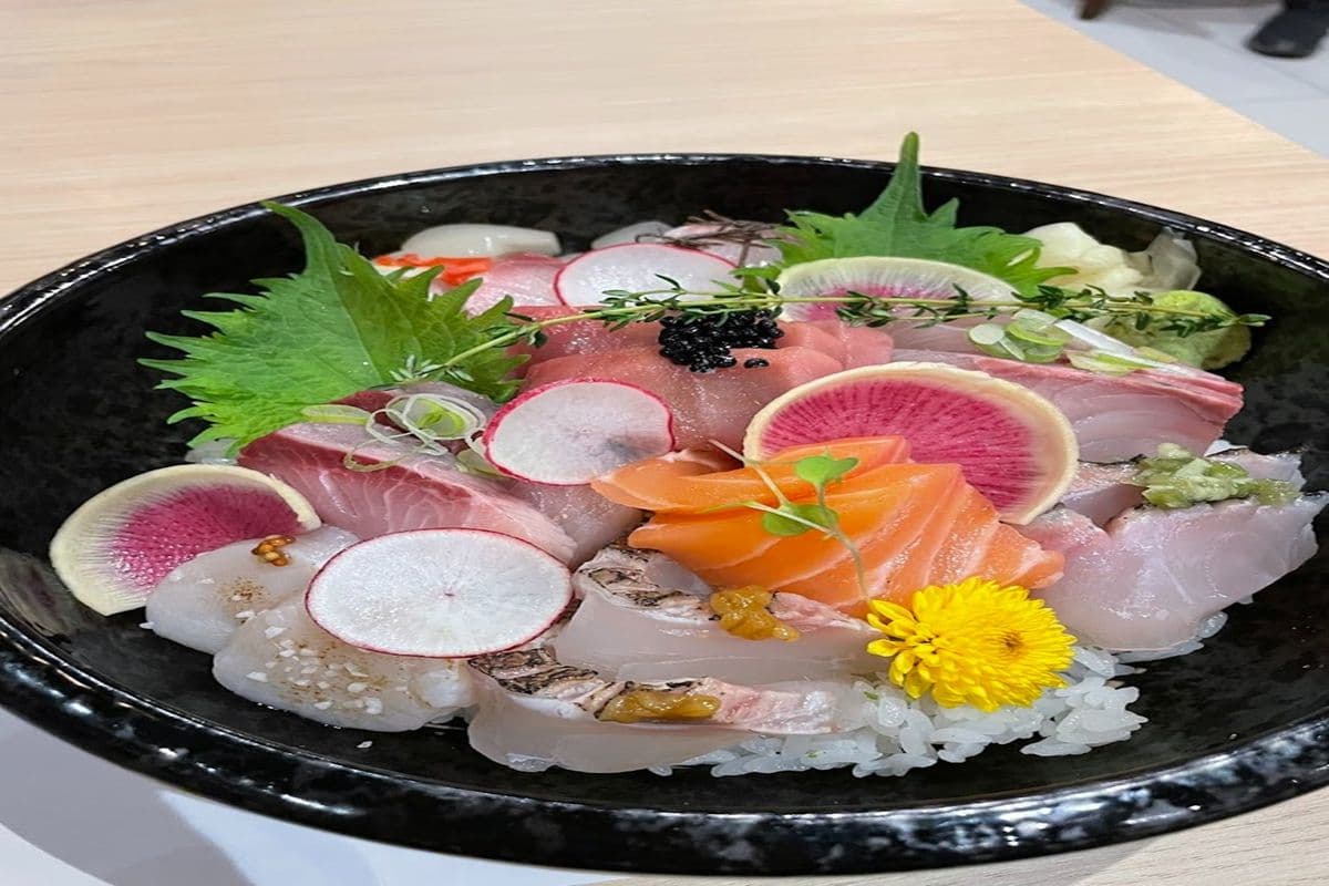 Chirashi Deluxe (20 pcs)