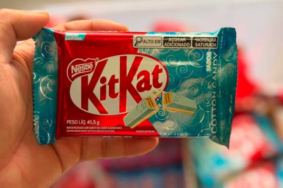 KitKat Cotton Candy Chocolate Bar (Brazil) | Limited Edition Imported Candy