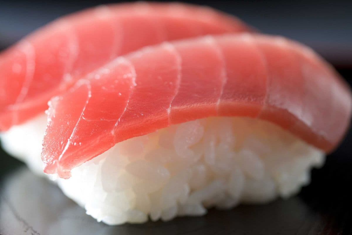 603 Tuna Nigiri (2pcs)