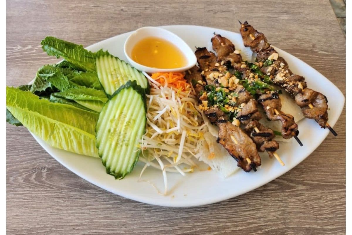 11.BHTN - Sliced Grilled Beef with Vermicelli and Vegetables - Banh Hoi Thit Nuong