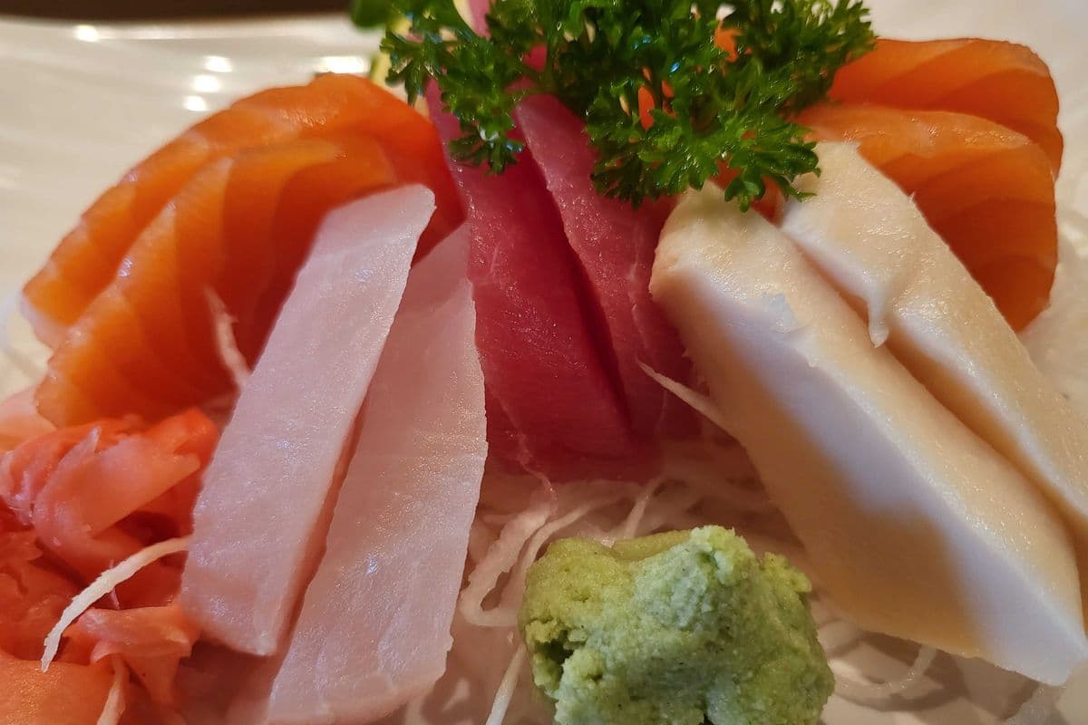 Assorted Sashimi (10 pcs)