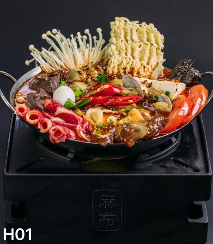 H01. House Special spicy Hot Pot with Instant Noodles