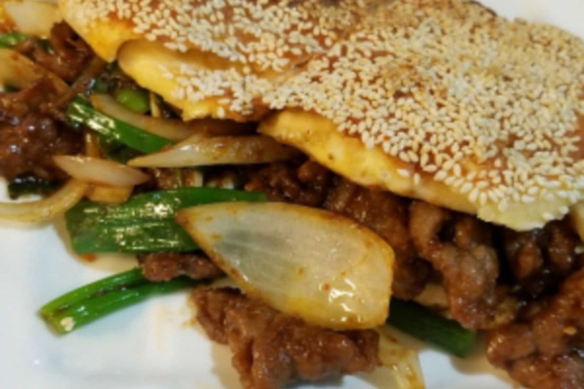 D9. Cumin Beef Flat Bread