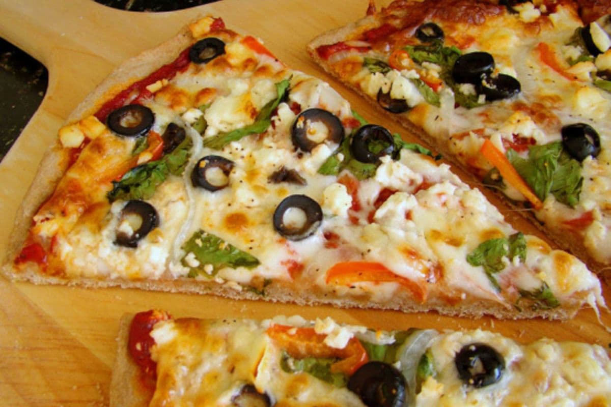Large Mediterranean Pizza