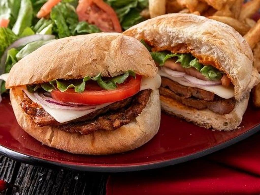 Deluxe Bifana (escalopes de porc) / Deluxe Bifana (pork escalopes)