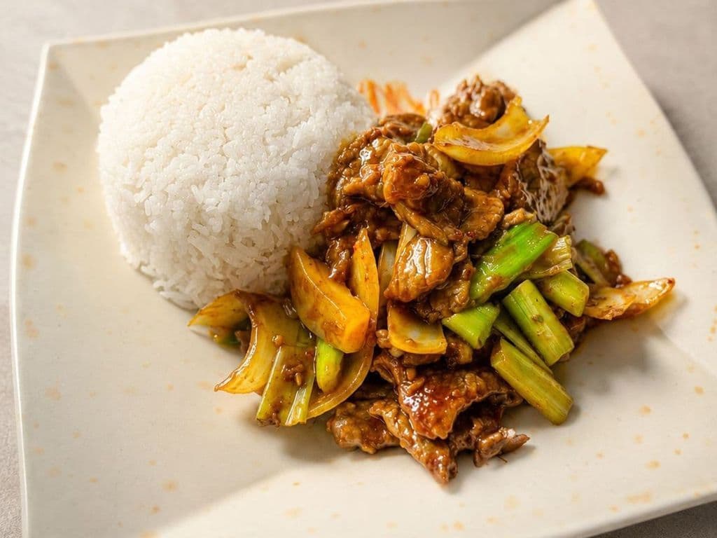 512A. Curry Beef Stir Fry on Rice