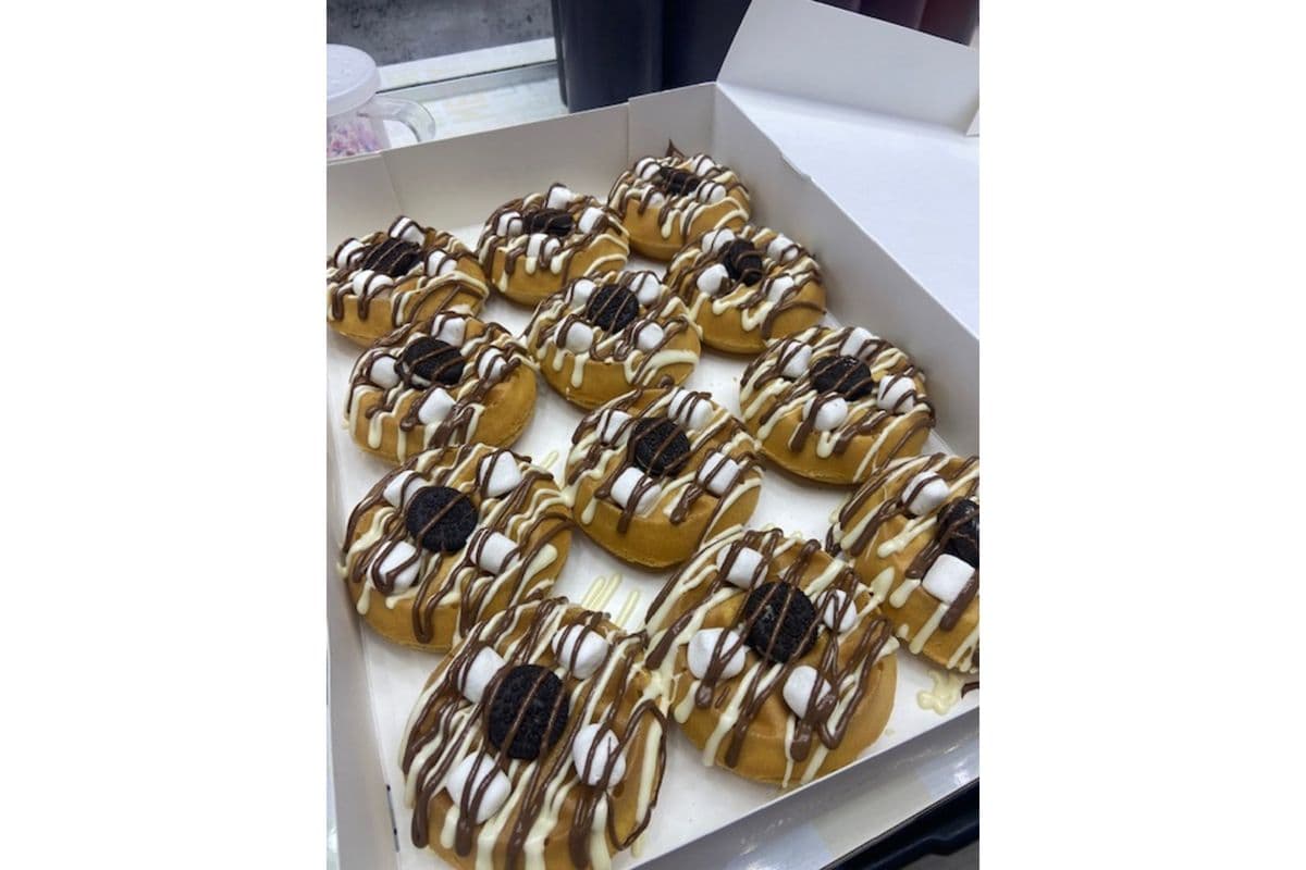 12 MINI Belge Nutella Glaçage blanc Oreo Guimauves