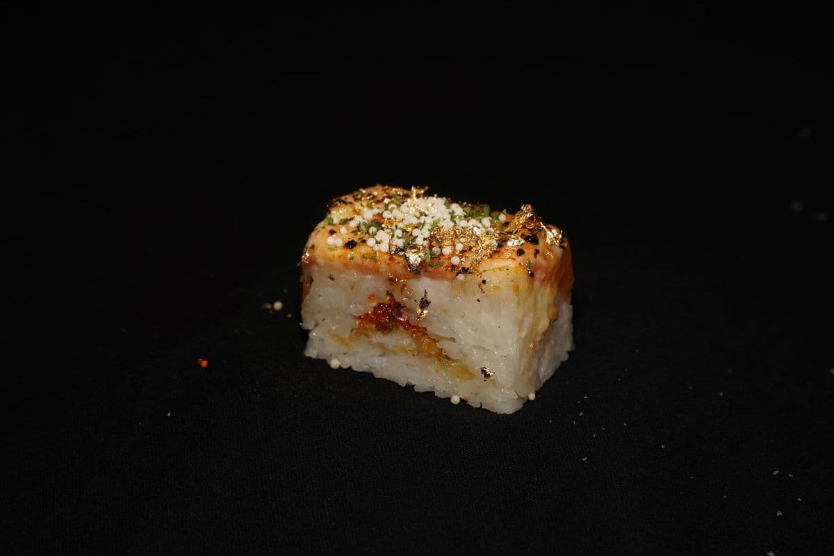 Tuna (8 pcs)