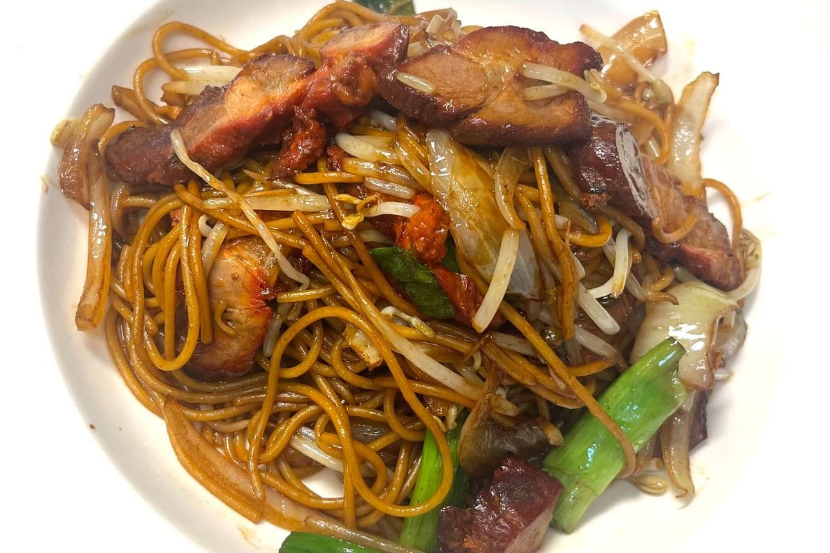 H11 - Stir-Fried Spaghetti with BBQ Pork / 乾炒叉燒意粉