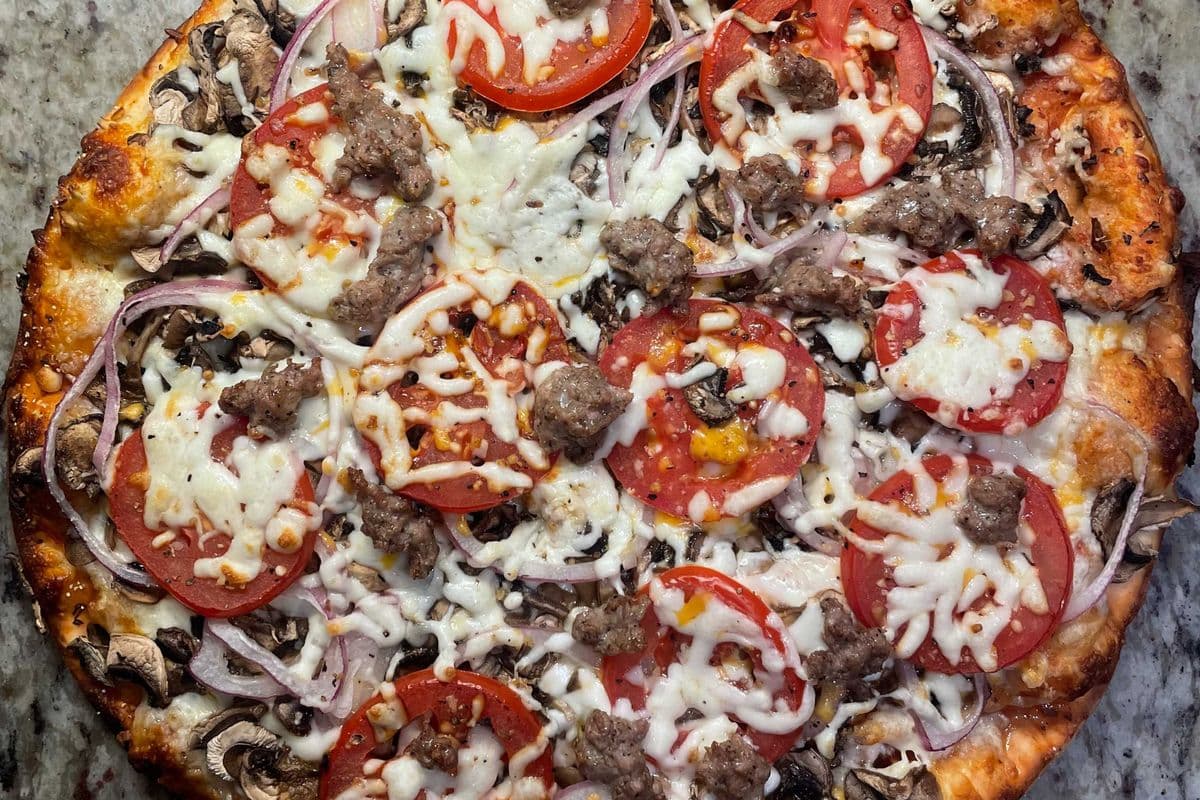 8" Small Garlic Insanity Pizza