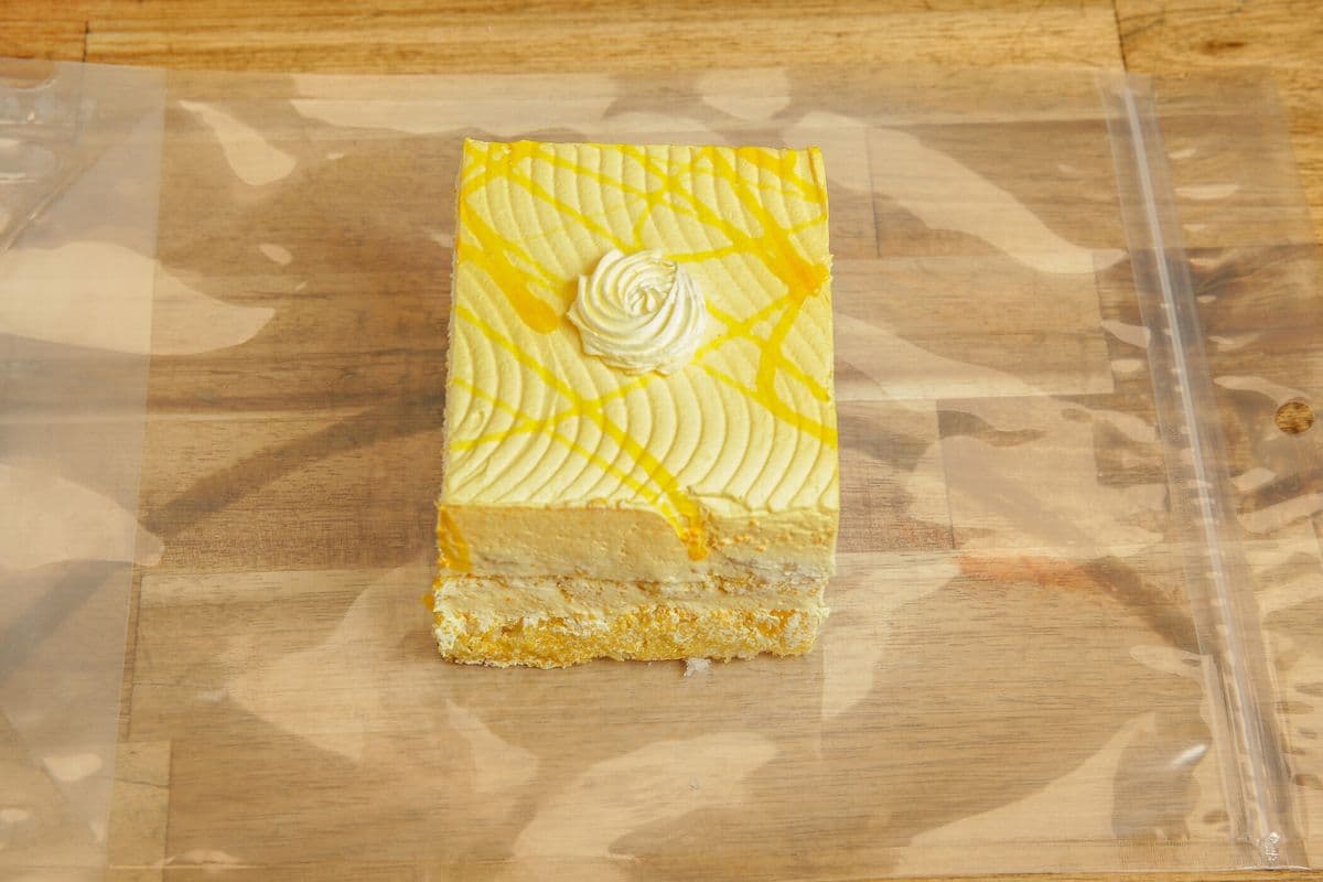 Mango Pastry (1 pc)