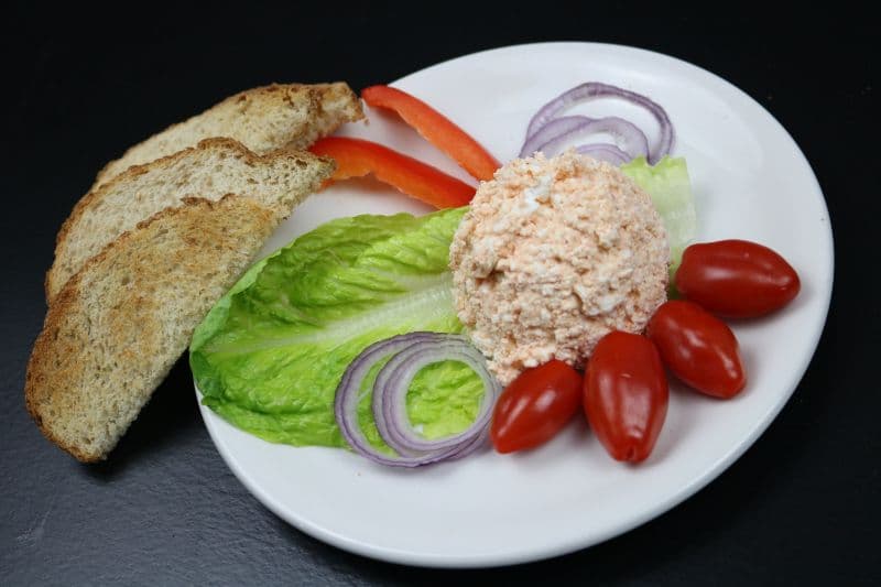 Hungarian-Style Cottage Cheese Dip