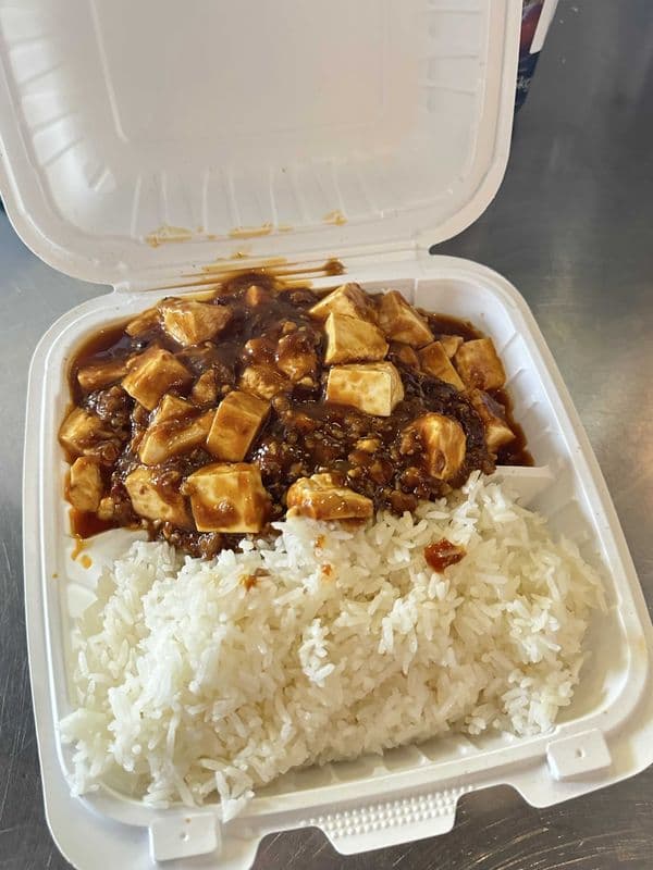 L6. MaPo Tofu Lunch Box 麻婆豆腐盖饭