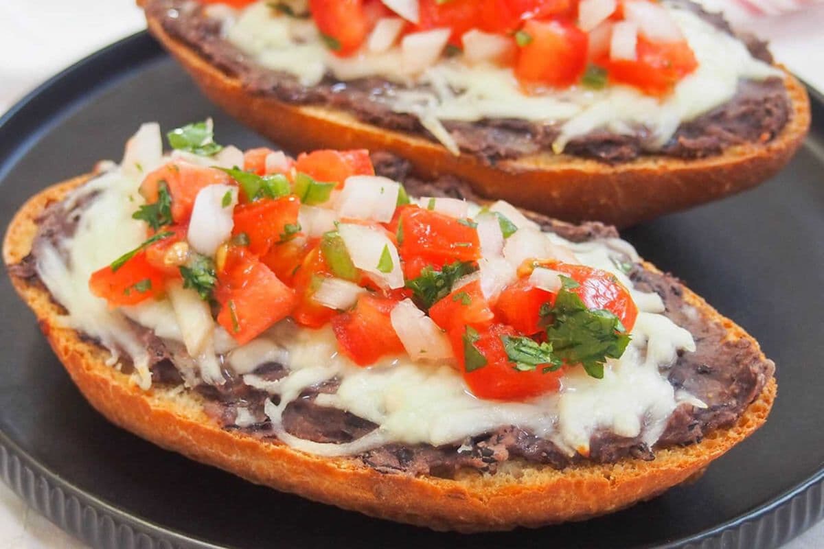 Molletes (Sin Carne)