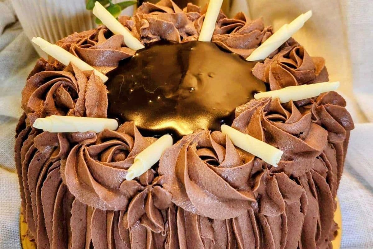 Chocolate Sin Cake 6-8 Servings