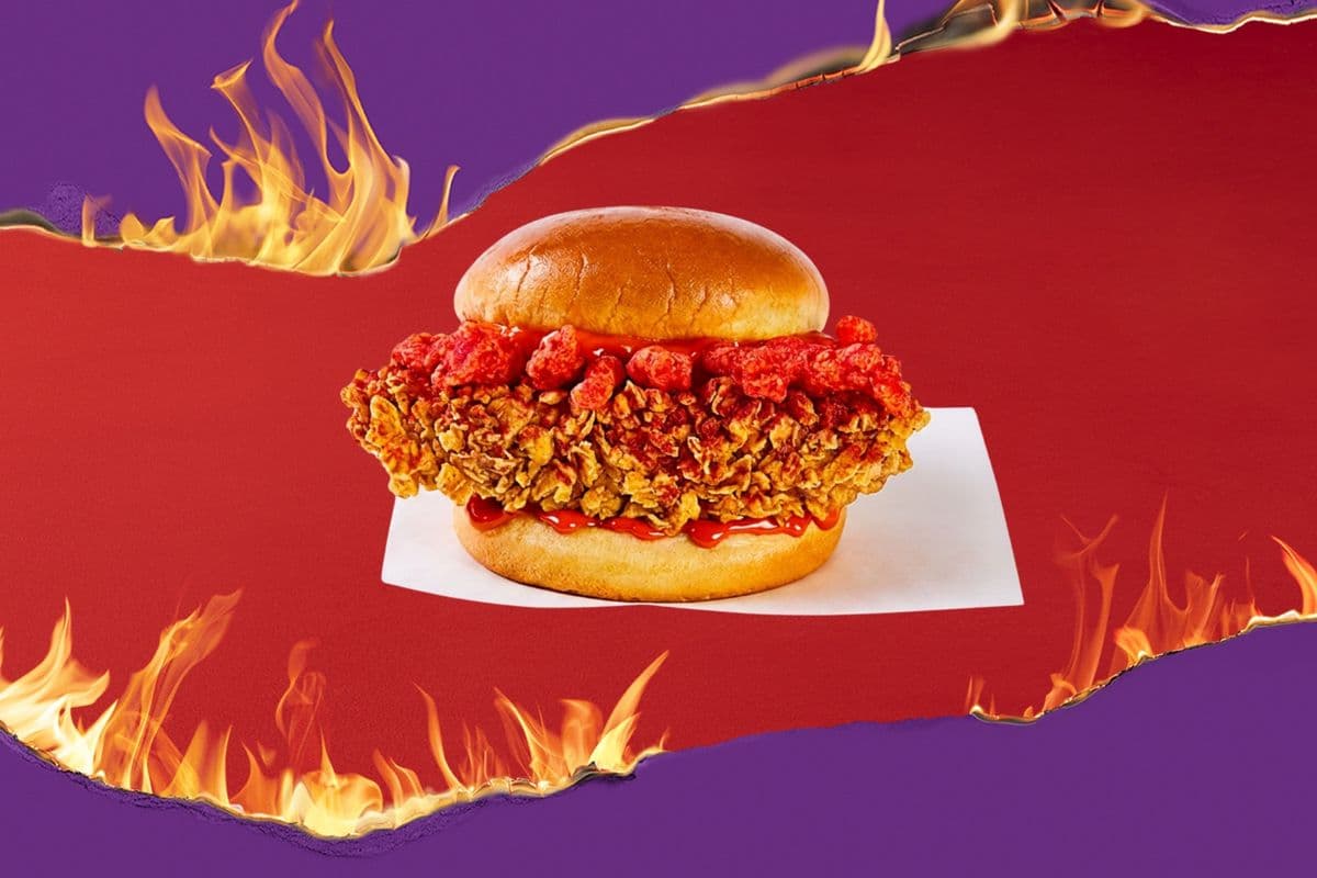 Sandwich au poulet Cheetos Enflammé / Flamin' Hot Chicken Sandwich
