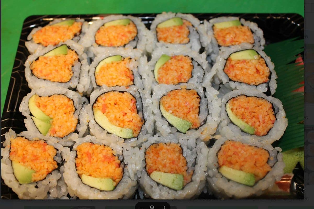 Spicy Crab Salad Roll
