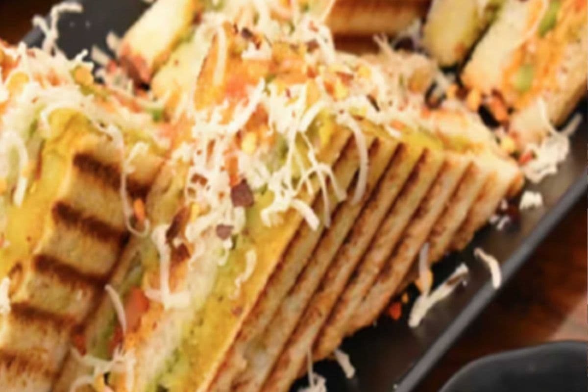 Mumbai Masala Grilled Cheese Club Sandwich (served with potato chips)