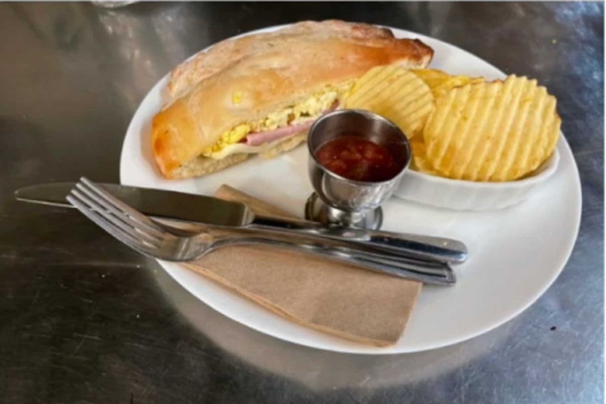 Breakfast Pita Sandwich