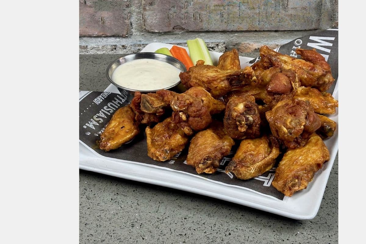 Joe's Famous Chicken Wings 2LB-Dusted