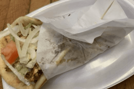 Plat de pita au poulet