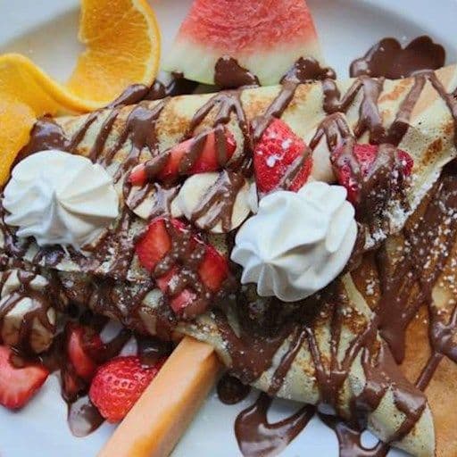 Crêpe aux fraises, bananes, chocolat / Strawberry, Banana, Chocolate Crepe