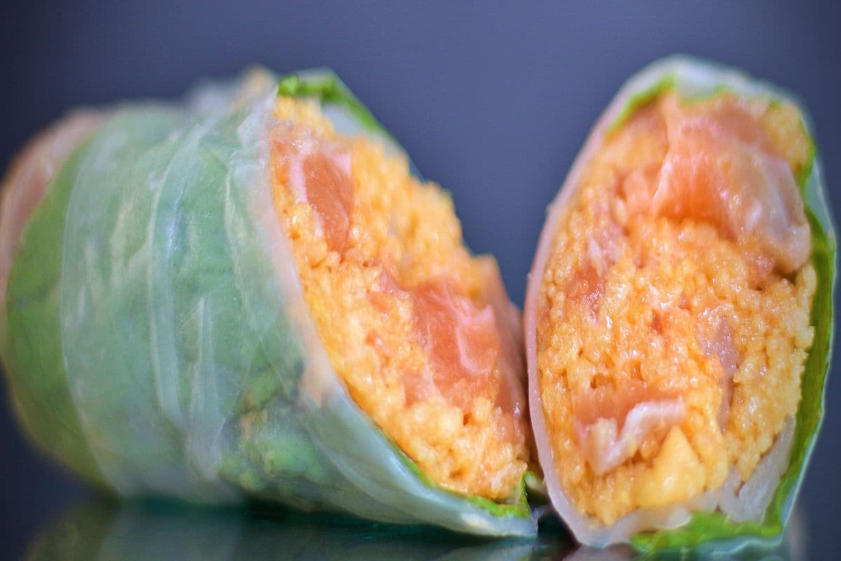 Maki de tartare aux crevettes épicées