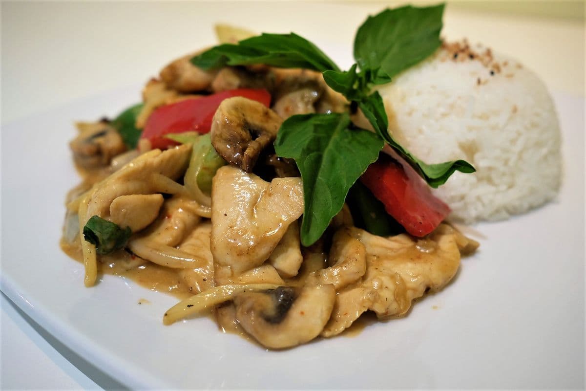 W4 Poulet cari / W4 Curry Chicken ( Avec Soupe )