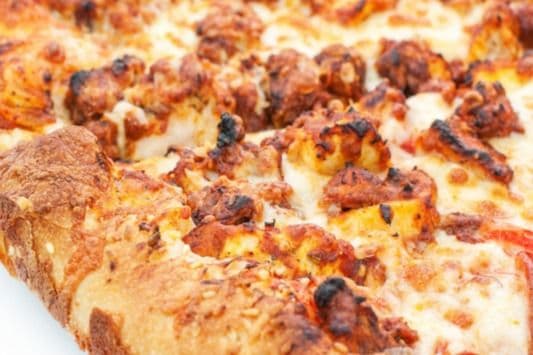 Small Butter Chicken Pizza