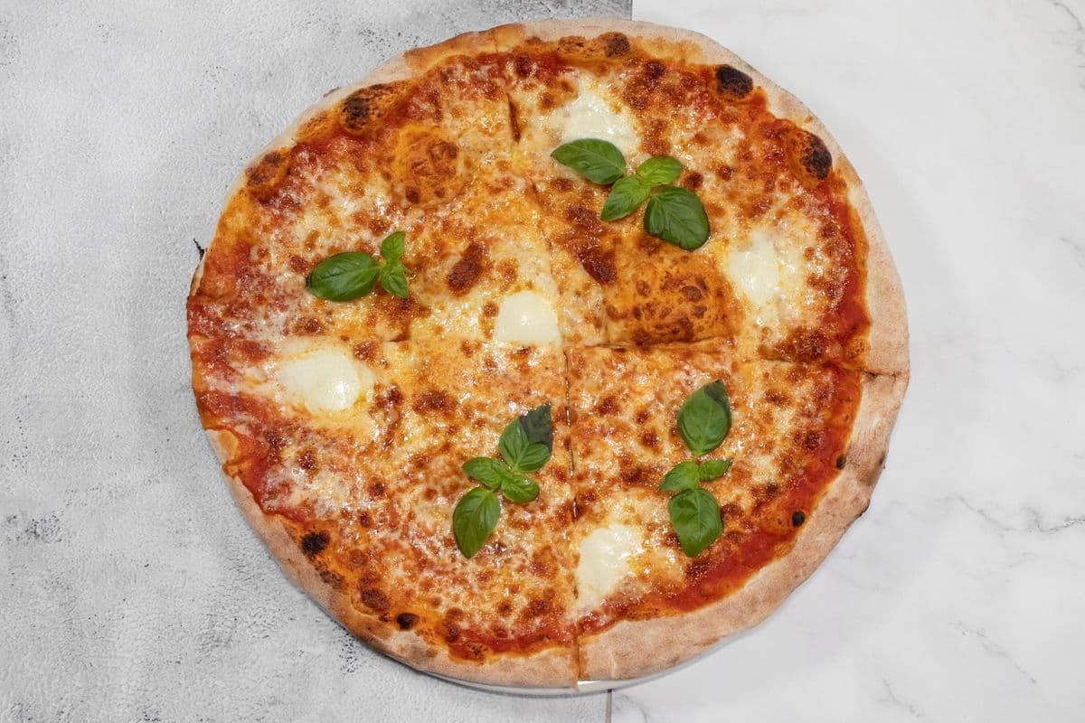 15" Margherita Pizza