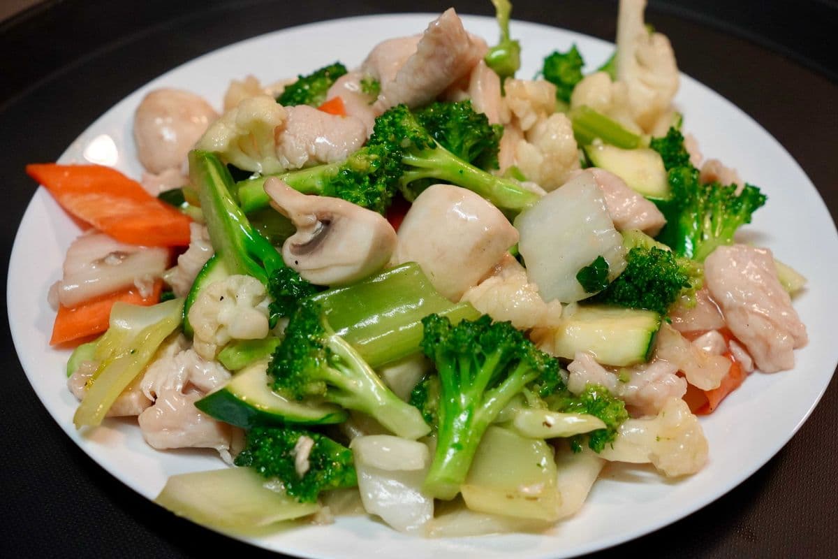26. Chicken with Mixed Vegetables 鸡杂菜