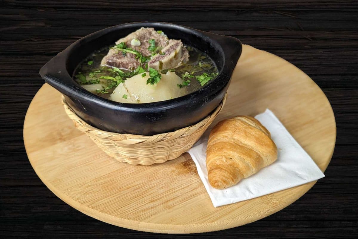 Caldo De Costilla