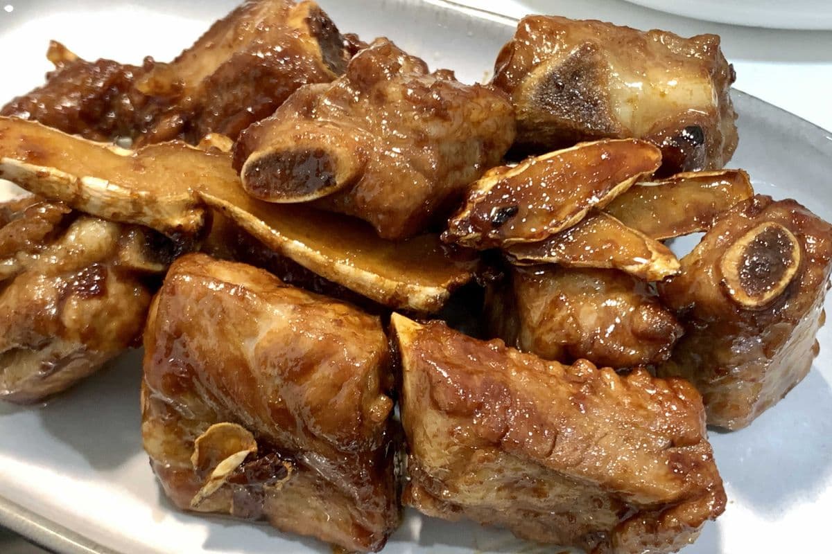 AA10 Extra Stewed Pork Ribs(加排骨)