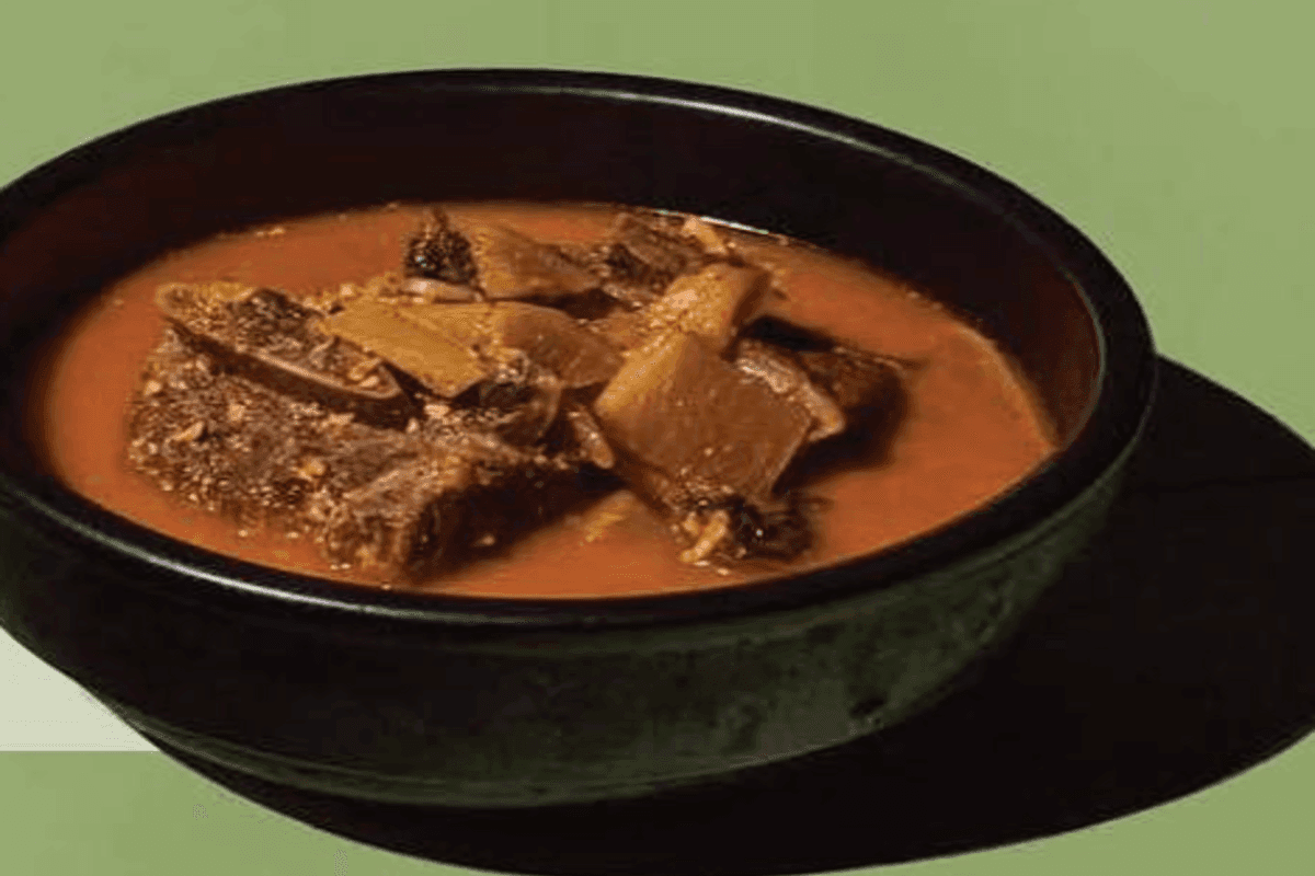 Beef Short Rib Soup with Cabbage / 우거지갈비탕