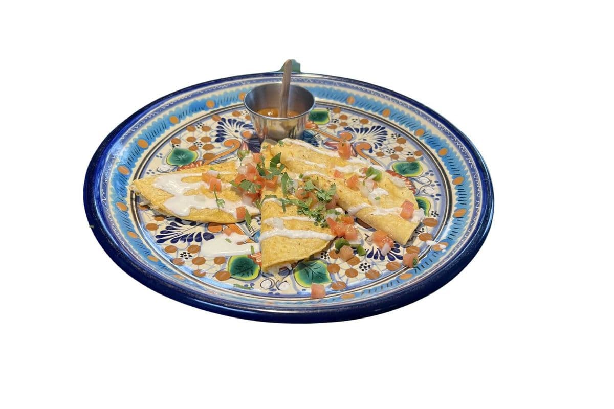 Quesadillas (3 tortillas)