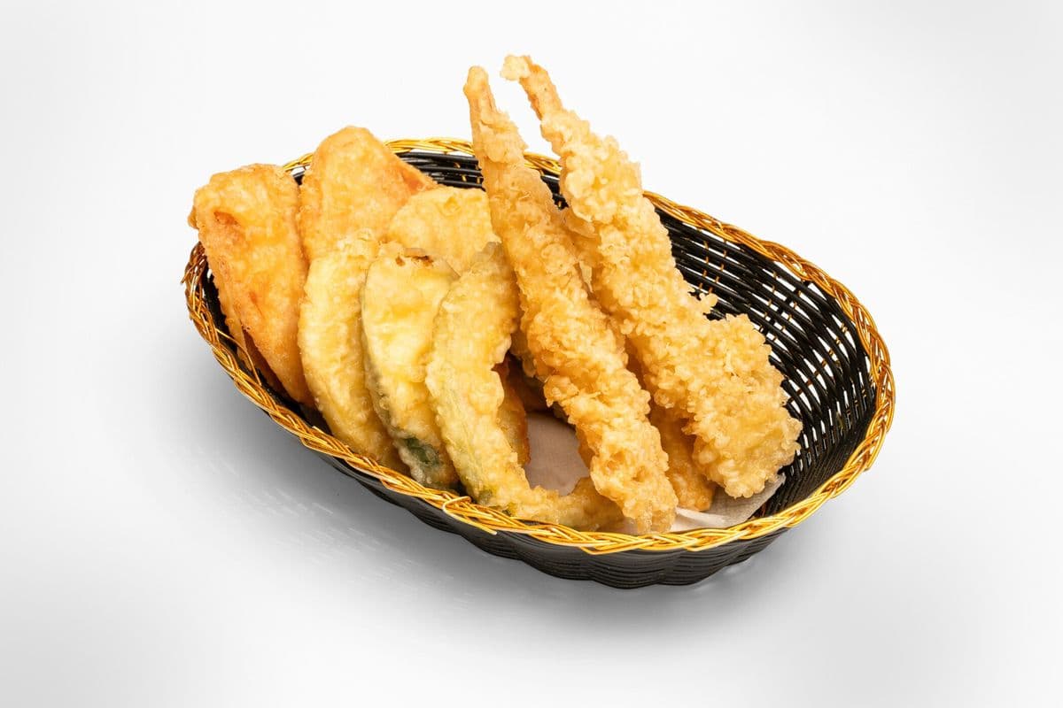 34. Assorted Tempura (10 pcs)