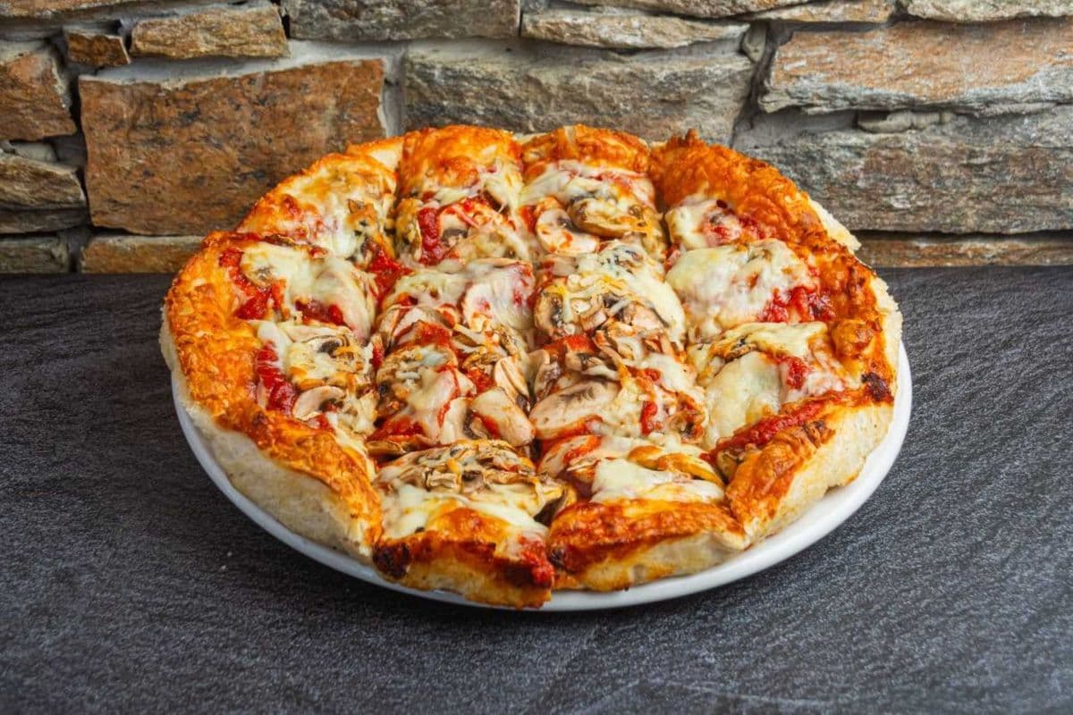#1 10" Medium White Mushroom Classic Pizza