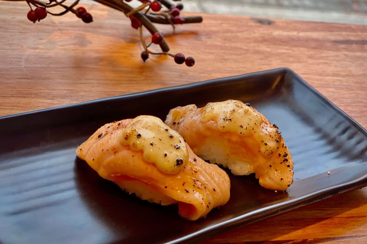 Grilled Salmon (2pcs)