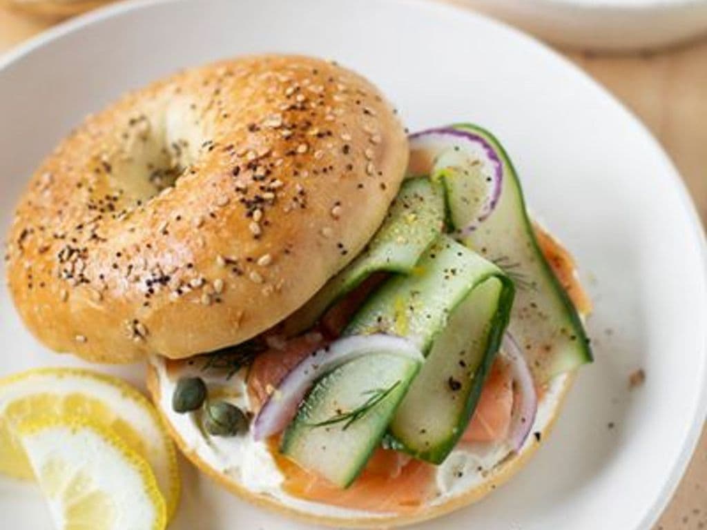 BAGEL AU SAUMON FUMÉ / SMOKED SLAMON BAGEL
