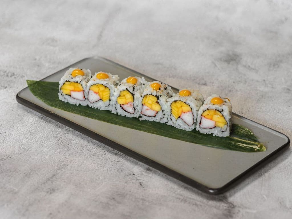 SR11 Mango & Crab Roll (6pcs)