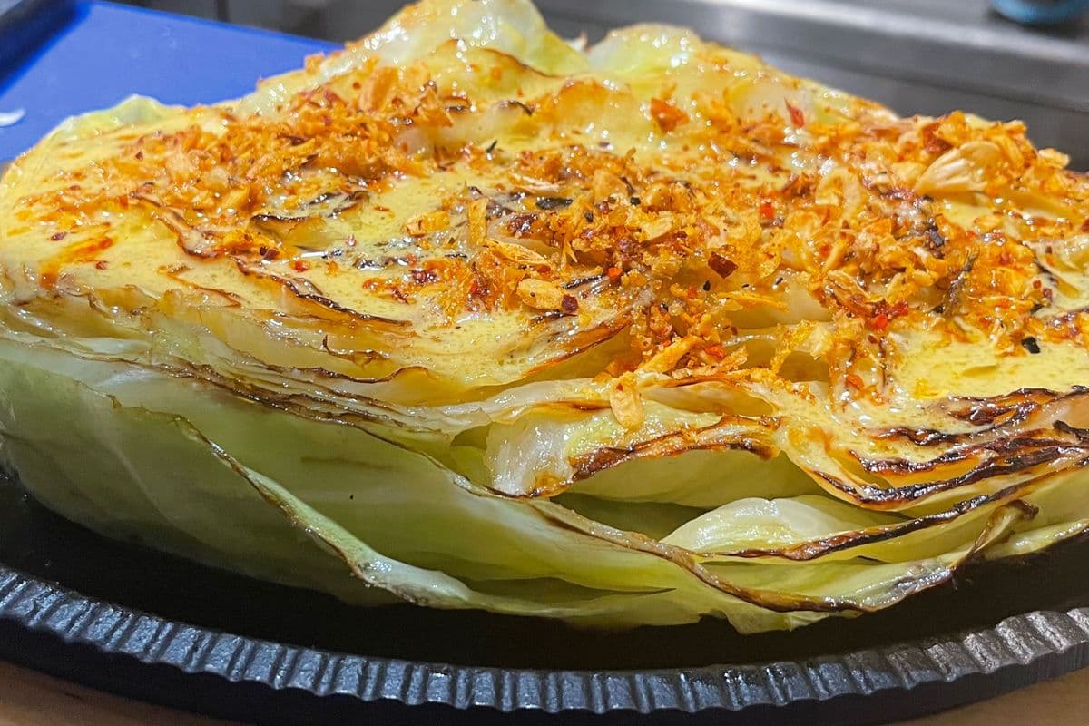 Charred Cabbage 'Typhoon Shelter-Style' (避风塘高丽菜)