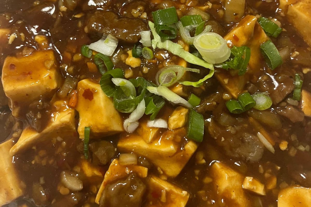 Mapo Tofu Crispy Chow Mein麻婆豆腐炒面