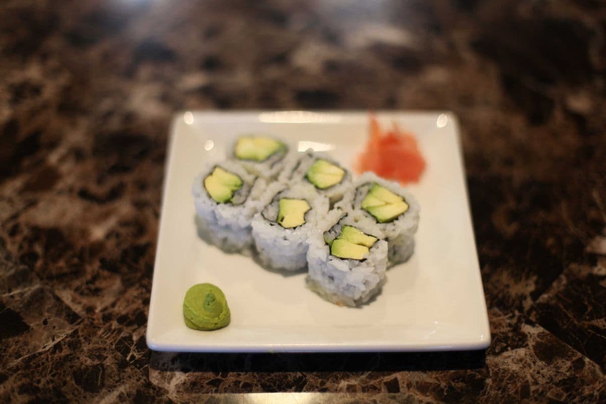 Avocado Roll (6 pcs)