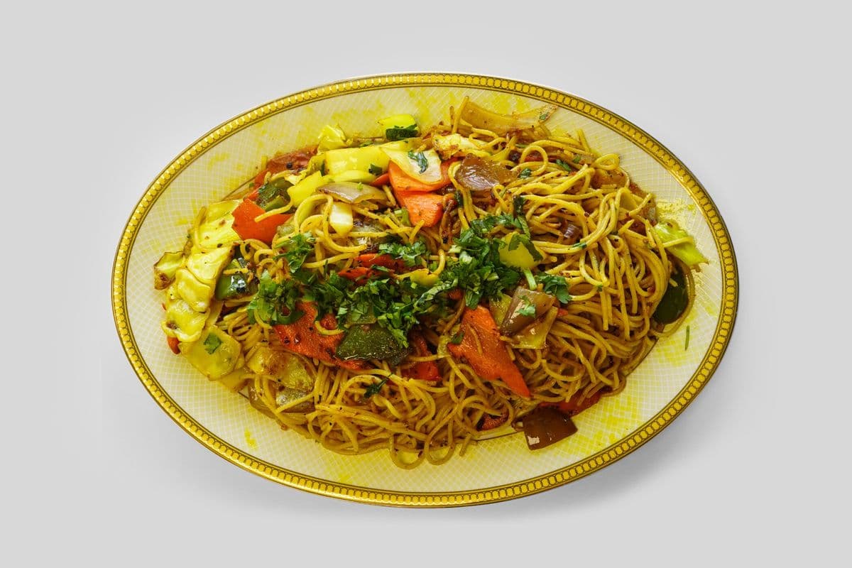 Hakka noodles (Veg)