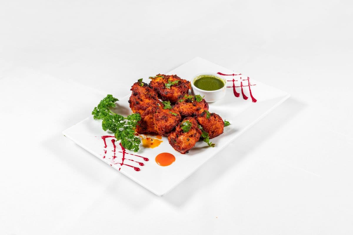 38. Bhatti Ka Chicken Tikka (7 pcs)