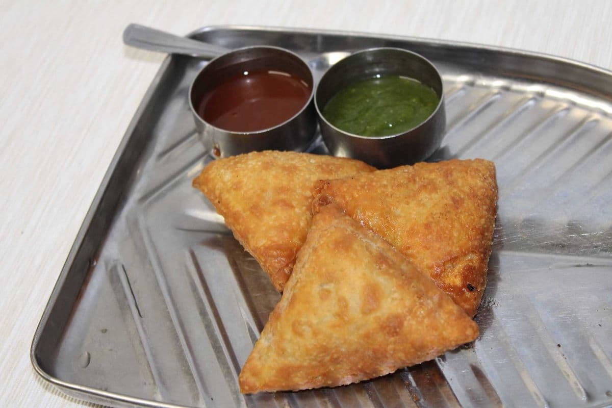 Beef Samosas (2 pcs)
