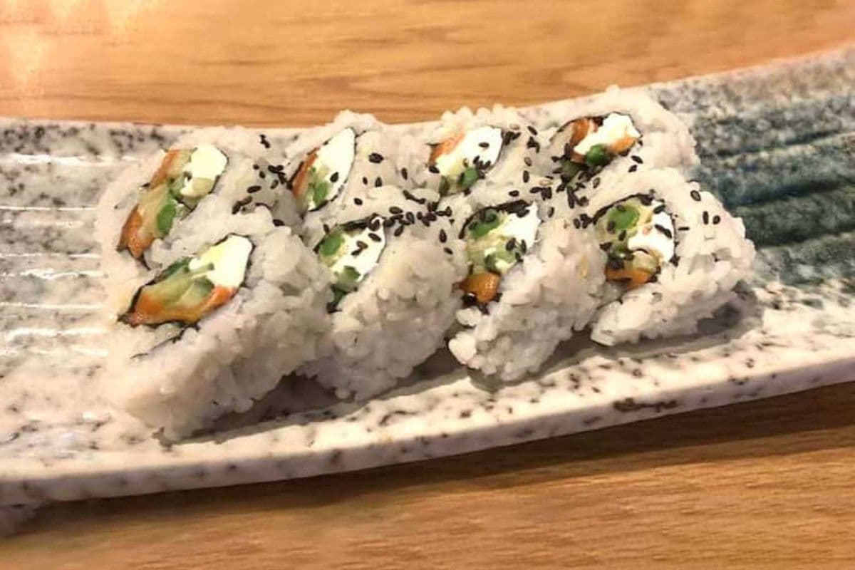 Smoked Salmon Asparagus Roll (8 pcs)