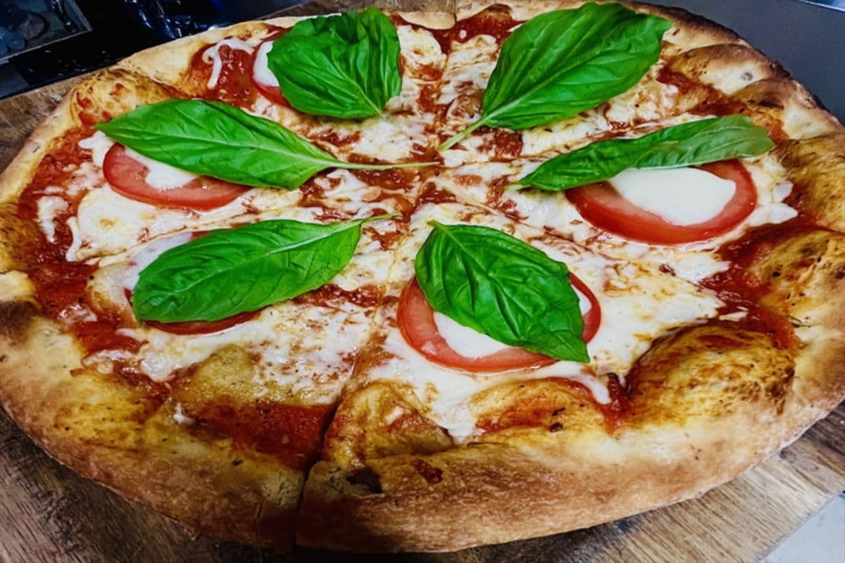 Classic Margherita Pizza