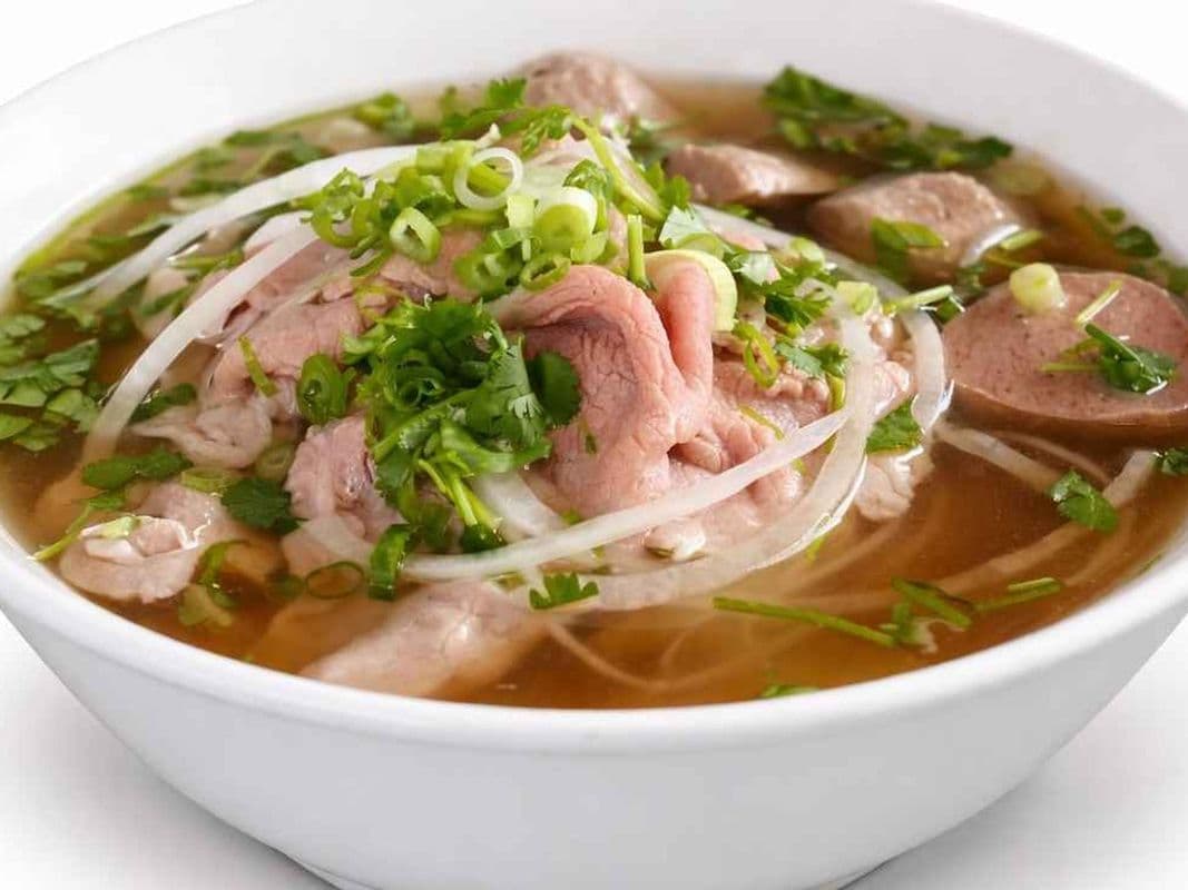 202) Steak & Meat Ball Pho