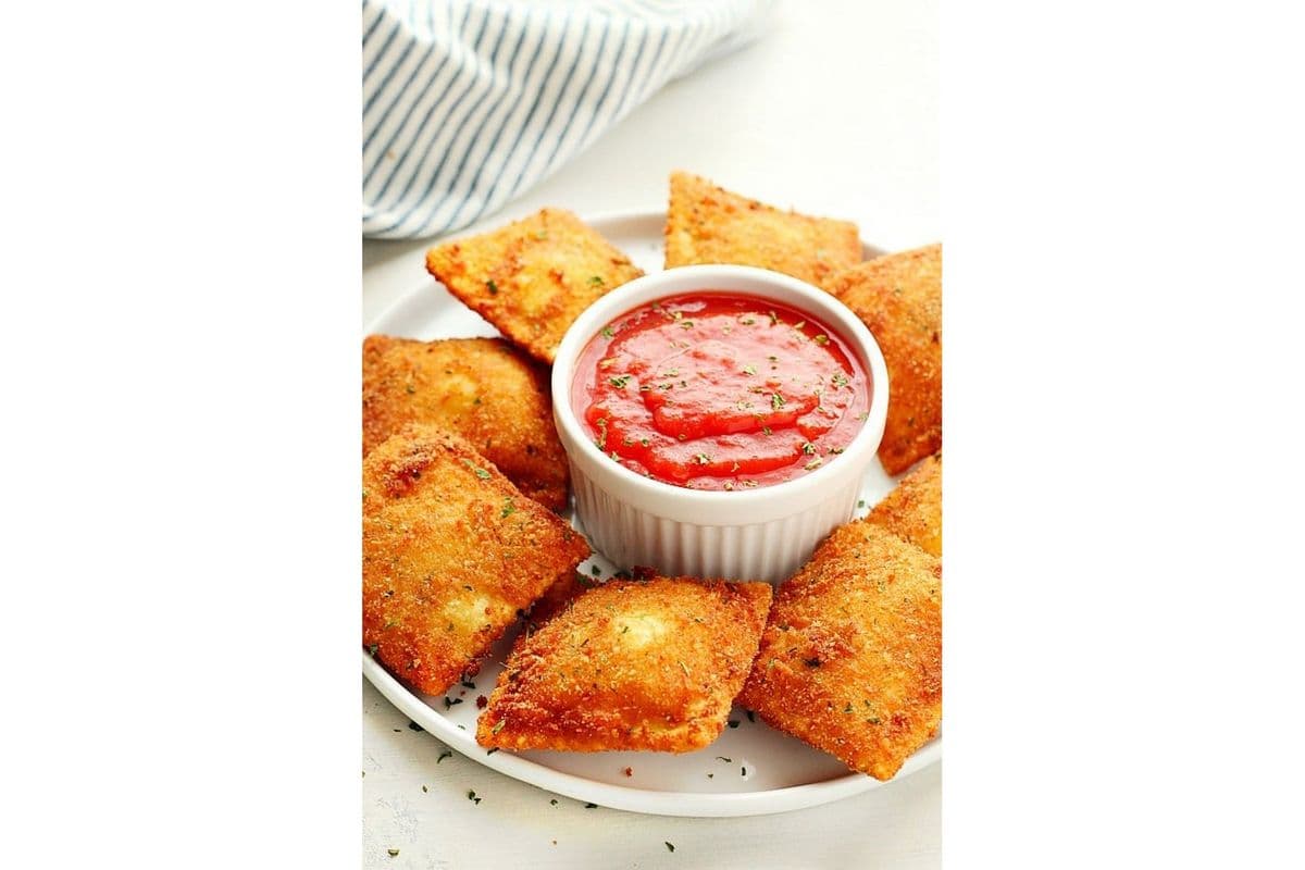Breaded Ravioli (6 pcs) and Dip